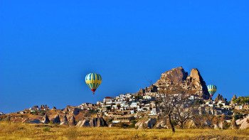 Tour di 2 giorni in Cappadocia con volo e alloggio