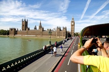 Vintage Double-Decker Bus Tour with River Cruise