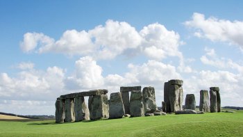 Windsor Castle, Stonehenge & Roman Baths with Tickets & Lunch