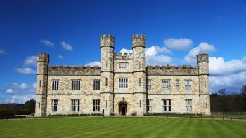 Leeds Castle, Canterbury, Greenwich & Dover with River Cruise & Lunch
