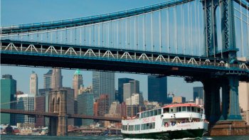 Circle Line Sightseeing: Best of New York City or Landmark Sightseeing Crui...