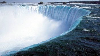 Tour guidato di un giorno alle Cascate del Niagara da New York in aereo e v...