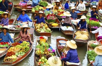 Damnoen Saduak Floating Market Tour