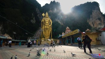 Batu Caves & Handicrafts Half-Day Tour