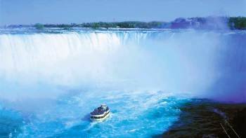 Niagara Falls Day Tour & Cruise from Toronto