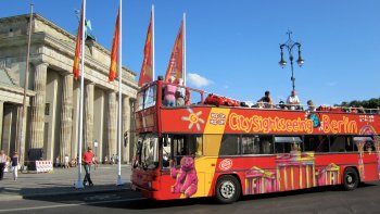 Hop-on-Hop-off-Bustour durch Berlin