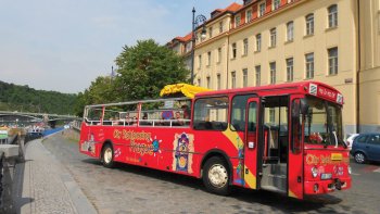 Hop-On Hop-Off Bus Tour with Optional Attractions