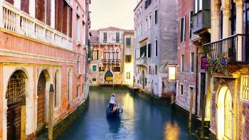 Venice in 1 Day & St. Mark's Basilica by High-Speed Train from Rome