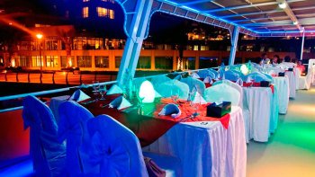 Elegant Houseboat Dinner Cruise