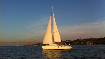 Small-Group Sunset Sailing Cruise