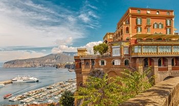 3-Day Southern Italy Tour: Naples, Pompeii, Sorrento & Capri