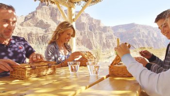 Grand Canyon Picnic with Limo, Landing & Champagne