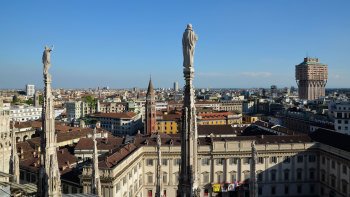 Offerta combinata: tour con ingresso "salta la fila" al Duomo e a...