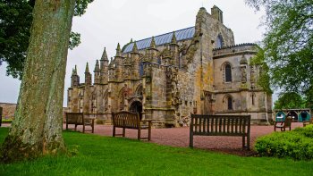 Rosslyn Chapel, Dunfermline Abbey & Stirling Castle Tour