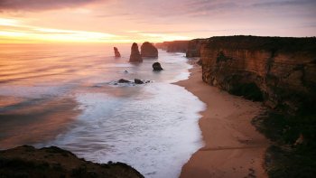 Great Ocean Road & Twelve Apostles Tour from Melbourne