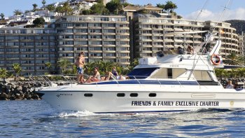 Coastal Yacht Cruise with Lunch & Open Bar