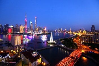Evening City Lights Tour & Huangpu River Cruise