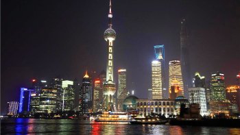Zhujiajiao Night Tour & Luxury Dinner Cruise