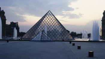 Romantic Paris Trip via Train with Louvre, Eiffel Tower & Lunch