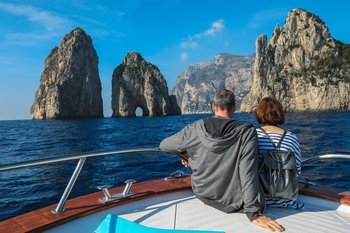Tour in barca della Costiera Sorrentina e di Capri da Sorrento o Napoli