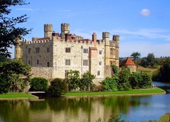 Leeds Castle Canterbury Cathedral Dover & Greenwich Tour with Admission