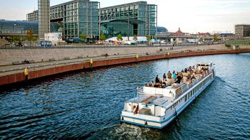 Hop-On Hop-Off City Tour & Cruise