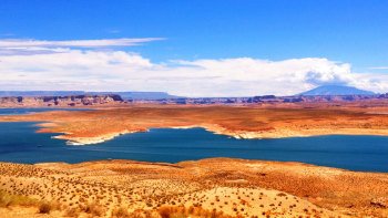 2-Day Antelope Canyon, Horseshoe Bend & Lake Powell Tour