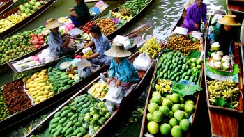 Damnoen Saduak Floating Market with Return Transfers