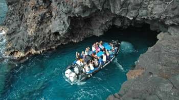 4-Hour Raft Expedition & Snorkeling in Kealakekua Bay