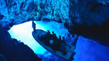 Full-Day Speedboat & Snorkel Tour of 5 Croatian Islands from Split