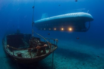 Underwater Submarine Adventure