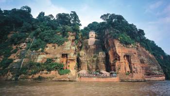 Private Tour of Chengdu Panda Base & Leshan Buddha Statue