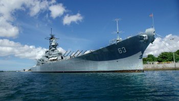 Small-Group Pearl Harbor Memorials Tour with Lunch