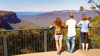 Full-Day Blue Mountains & Jenolan Caves Tour