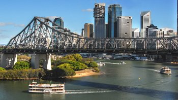 Brisbane River Steamboat Cruise with Buffet Lunch