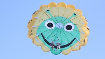 Parasailing in Kona