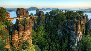 Small Group Elbe River Canyon Region Day Trip with Lunch