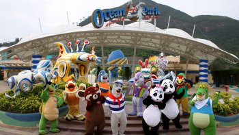 Skip-the-Line Hong Kong Ocean Park Ticket with Hotel Transfers