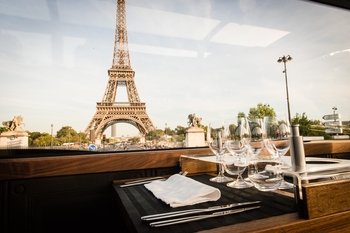 Visite de dîner en Bus-Restaurant gastronomique de Paris