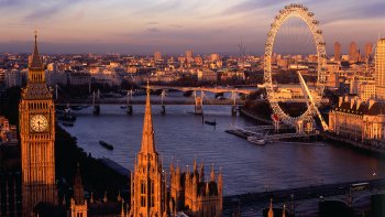 London, Hampton Court Palace & Windsor Castle Full-Day Tour