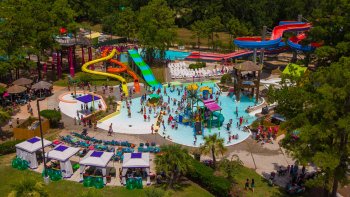 Wet 'n' Wild SplashTown Water Park