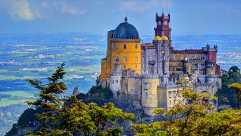 Private Day Trip to Sintra & Cascais: Portuguese Riviera & Guincho Beach