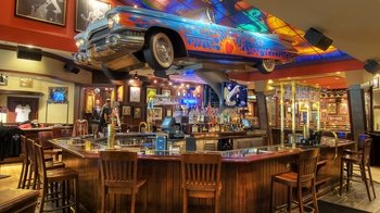 Dining at Hard Rock Cafe with Priority Seating