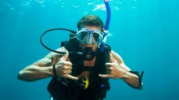 Moreton Island Certified or Introductory Scuba Diving Tour