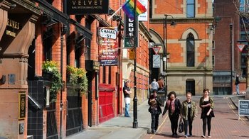 Private Manchester Discovery Tour with a Local