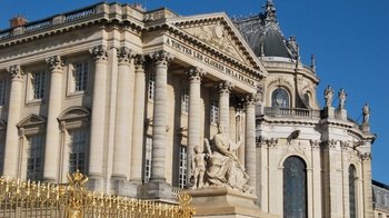 Évitez les files d'attente : visite guidée du château de Versailles en peti...