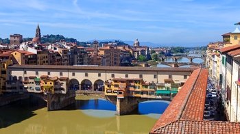 Medici Mile Walking Tour past Medici Residences & Vasari Corridor