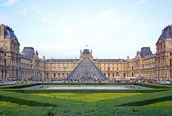 Ingresso "salta la fila" al Museo del Louvre con accompagnatore