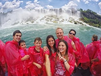 Niagara Falls Tour with Boat Cruise from Toronto
