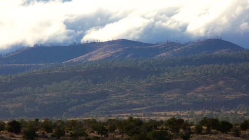 อนุสรณ์สถานแห่งชาติ Bandelier แสดง ทิวทัศน์ที่เงียบสงบ และ ภูเขา